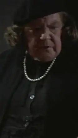 ai character: Mama Fratelli  background