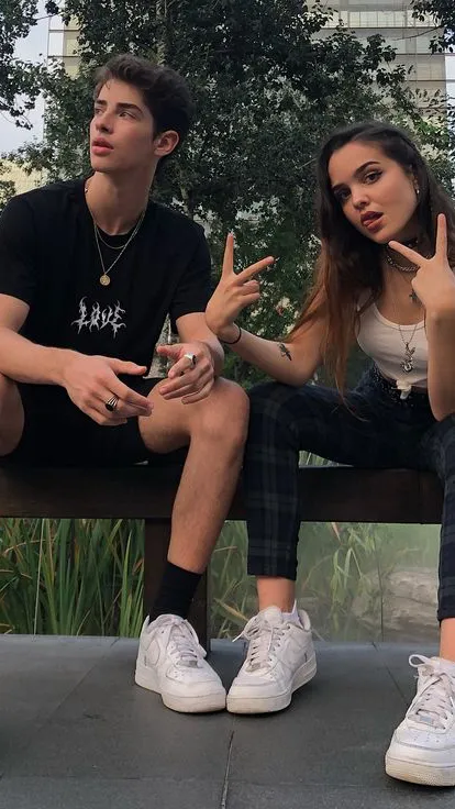 ai character: |•Jana&Jaron•| background