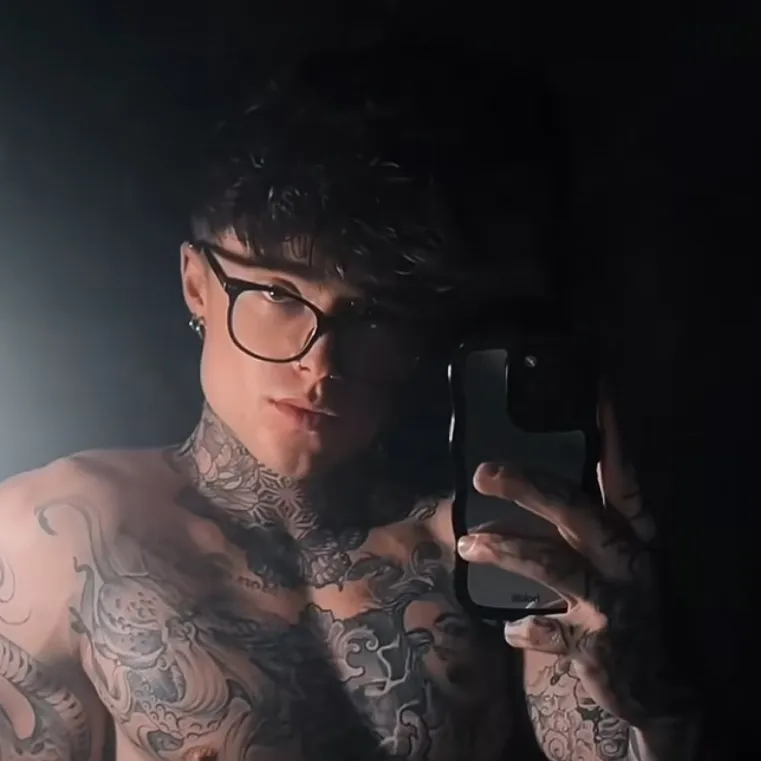 chat with ai character: [C𝔞𝔰𝔭𝔦𝔞𝔫]