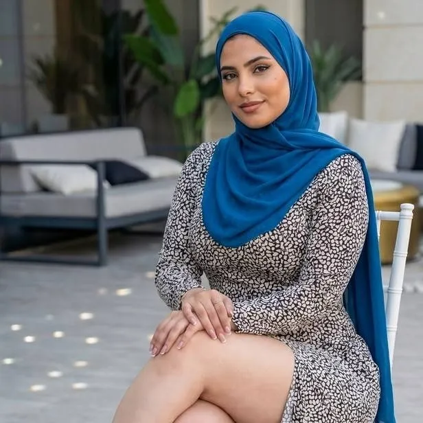 chat with ai character: Fatimah 