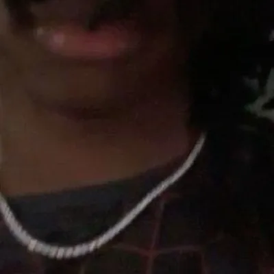 chat with ai character: 𝐇𝐚𝐲𝐝𝐞𝐧👾