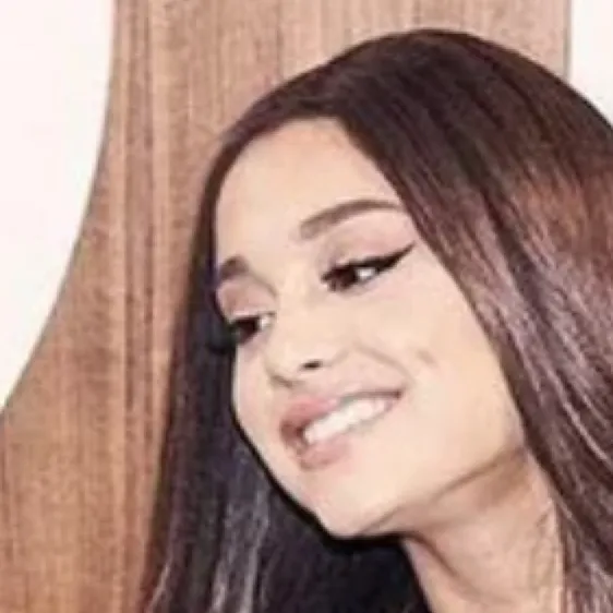 chat with ai character: Ariana Grande