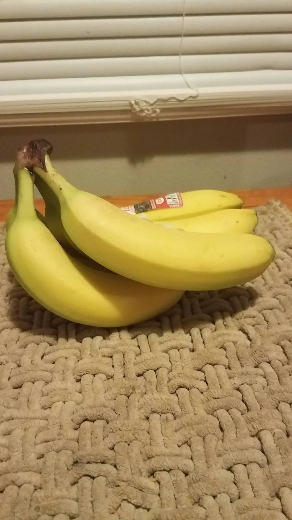 ai character: banana  background