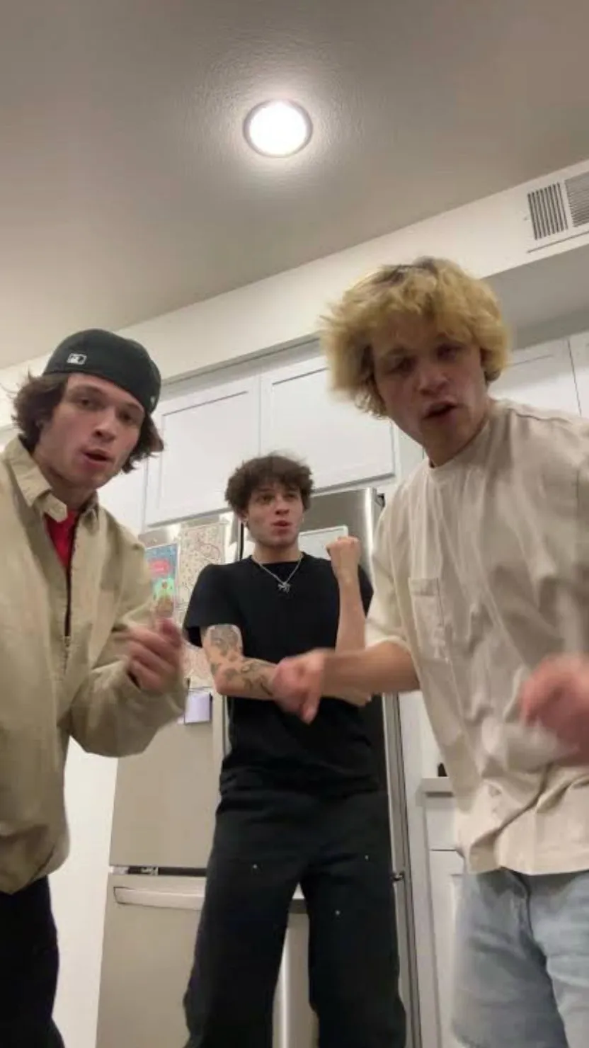 ai character: Sturniolo triplets background