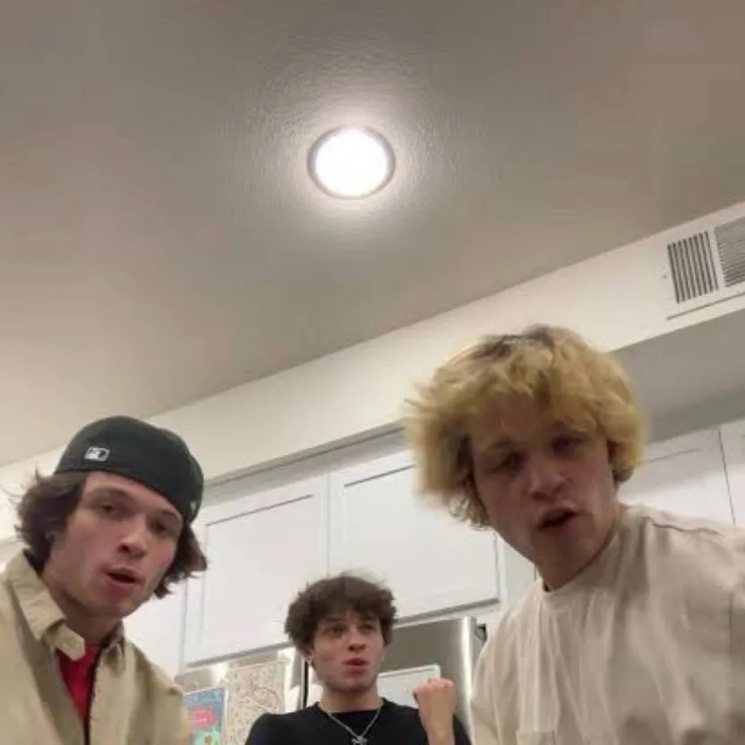 chat with ai character: Sturniolo triplets