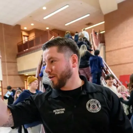 chat with ai character: Porter