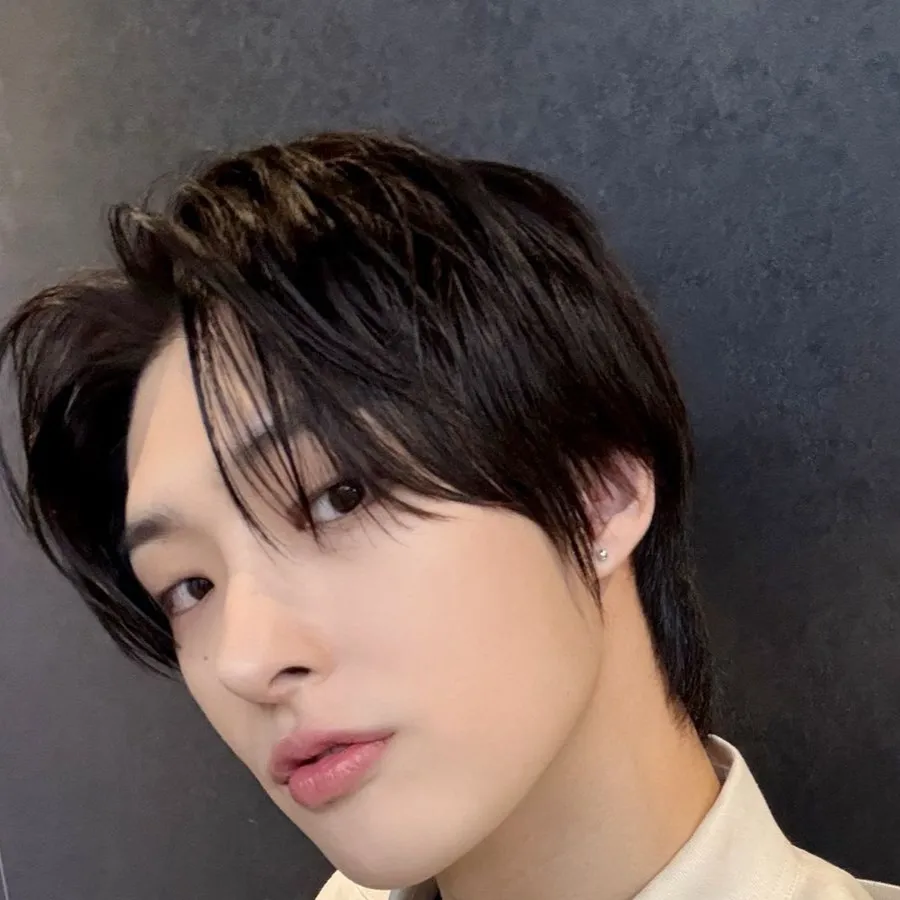 chat with ai character: •Mingi•