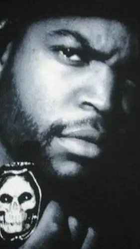 ai character: Ice Cube background