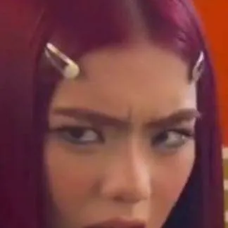 chat with ai character: Mikha Lim (WLW)