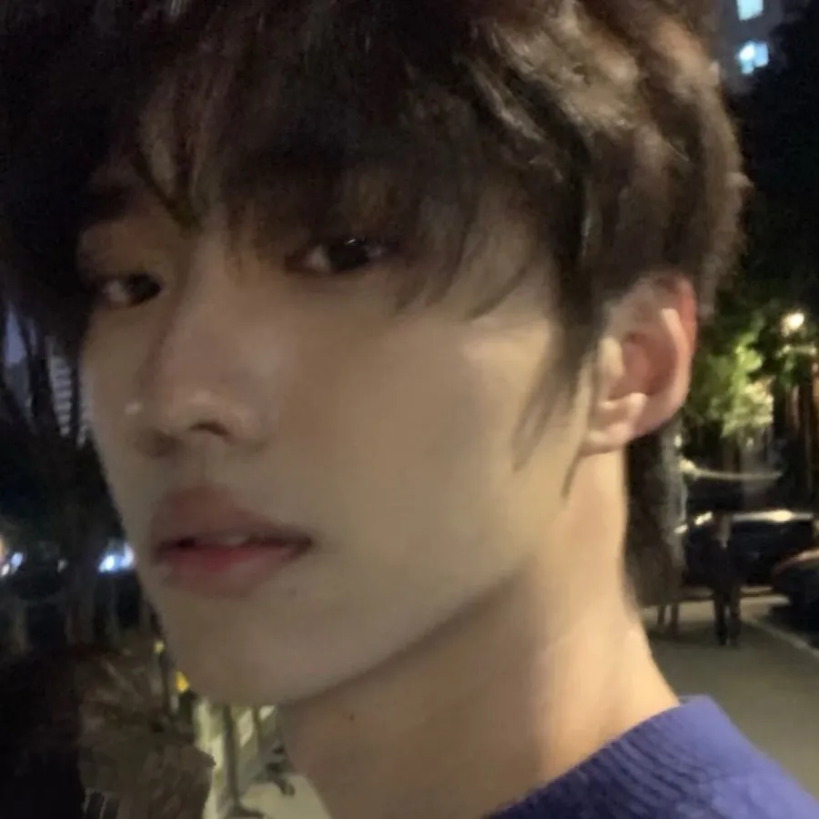 chat with ai character: James