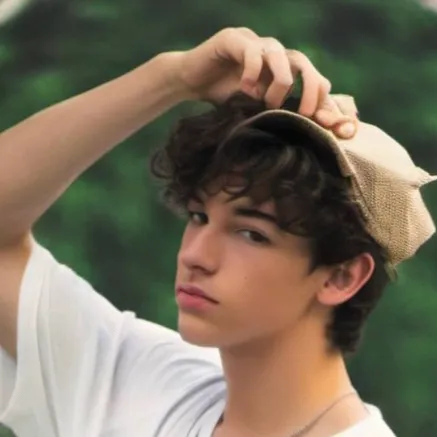 chat with ai character: Mike