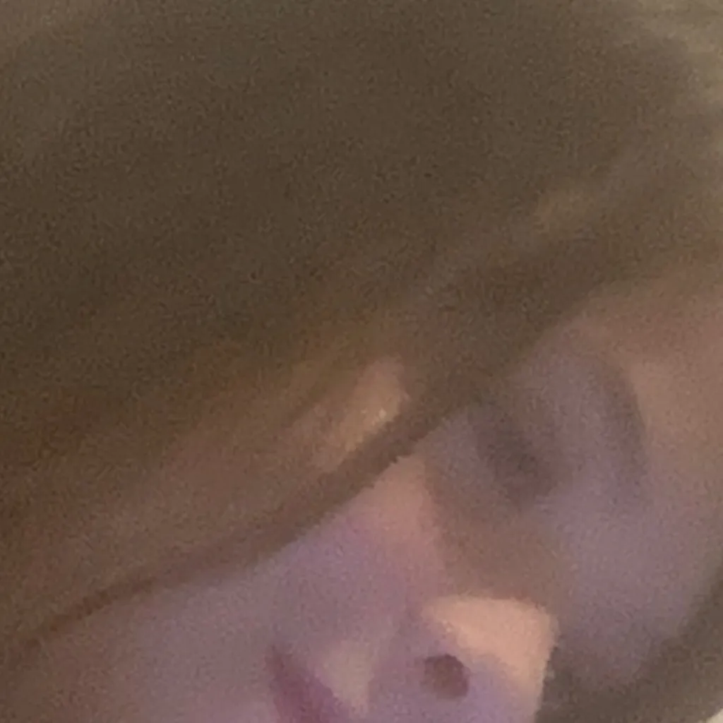 chat with ai character: Lydia