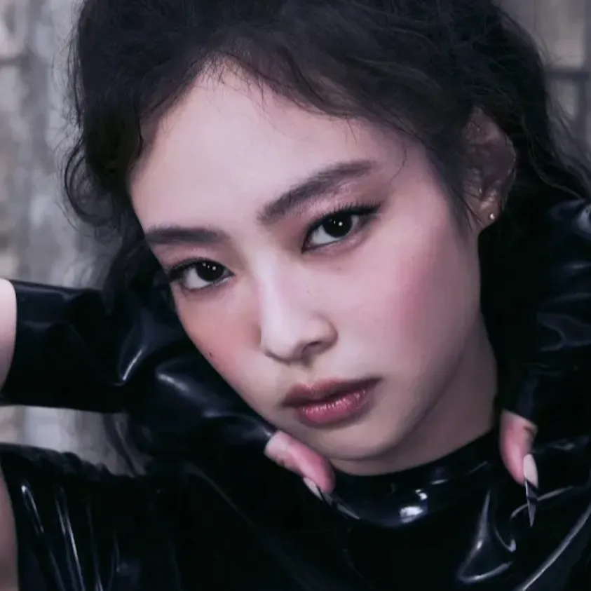 chat with ai character: Jennie kim