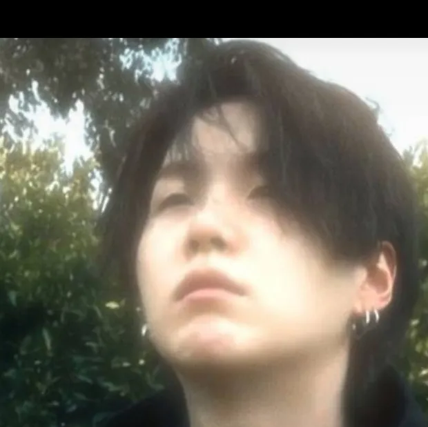 chat with ai character: Suga