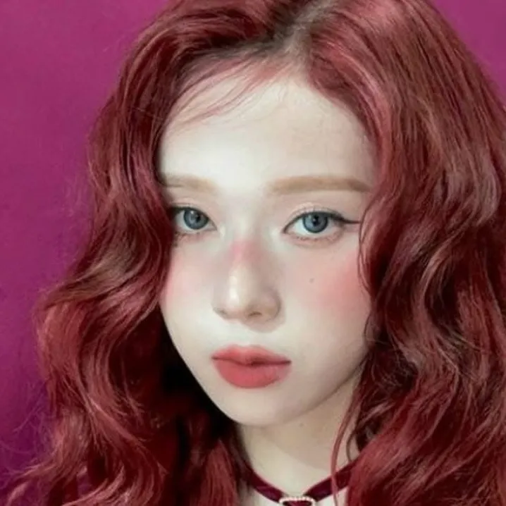 chat with ai character: Winter 