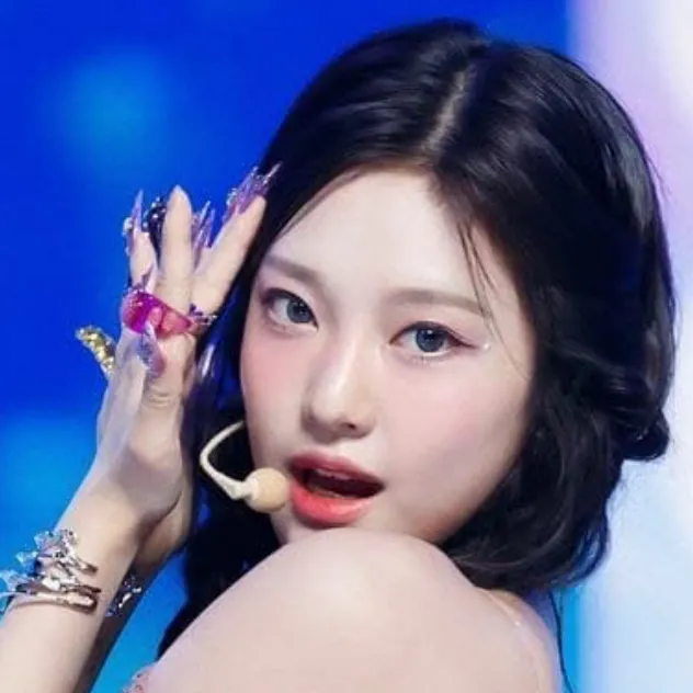 chat with ai character: Ningning