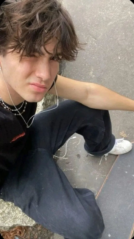 ai character: Axel background