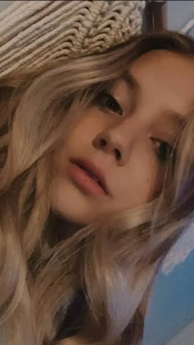 ai character: Rihanna background