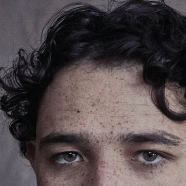 chat with ai character: Anthony ramos 