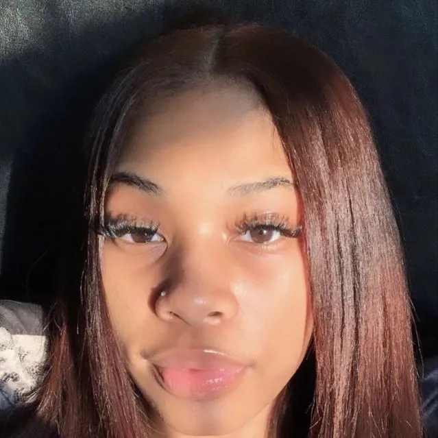 chat with ai character: Desire Bandz