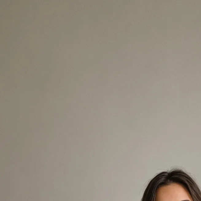 chat with ai character: Mina