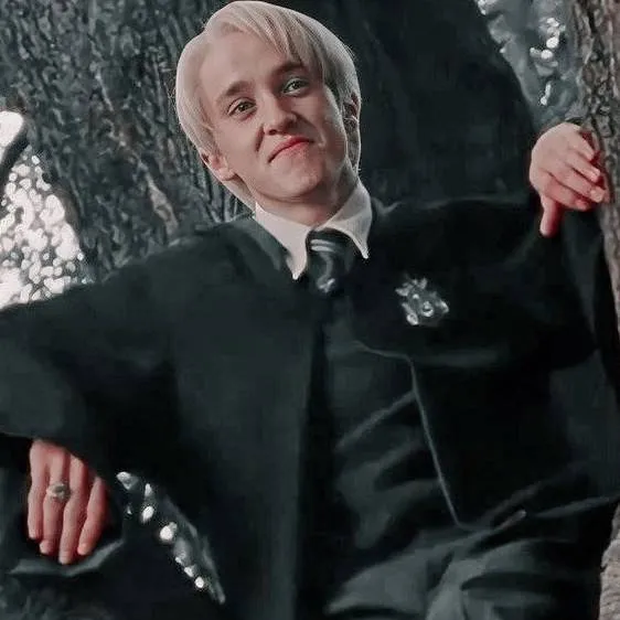 chat with ai character: Hogwarts....