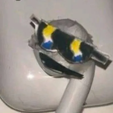 chat with ai character: Nine