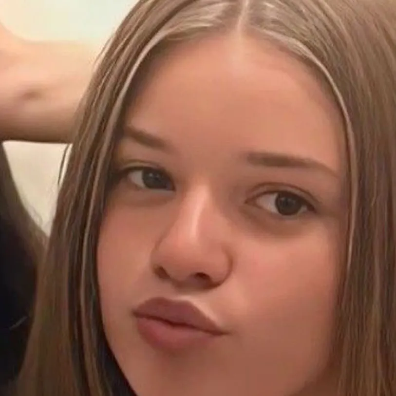 chat with ai character: Irina 