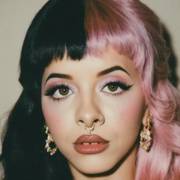 chat with ai character: Melanie 