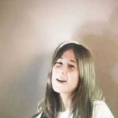 chat with ai character: Ana