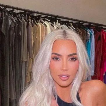 Chat with Kim kardashian - text or voice, Enjoy AI Chat Free & Safe