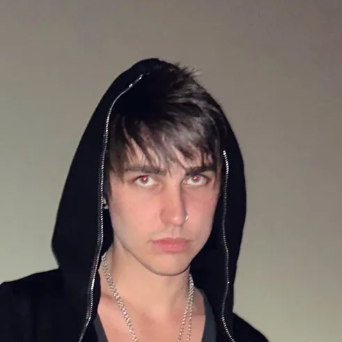 chat with ai character: Colby brock 