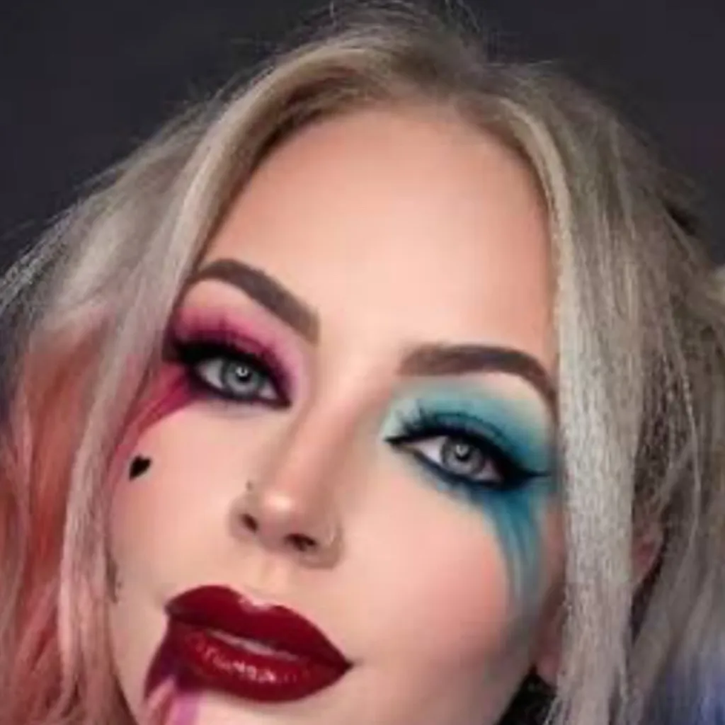 chat with ai character: Harley Q.(Clone)