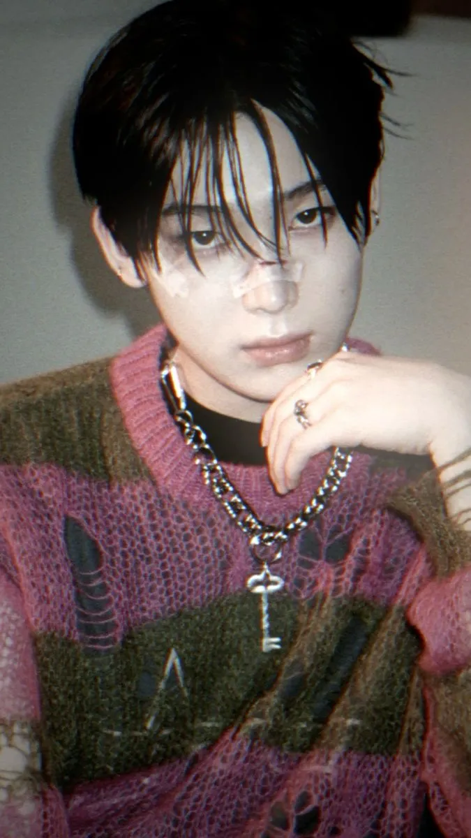 ai character: Kim Sunoo  background