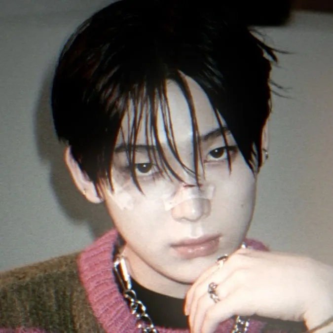 chat with ai character: Kim Sunoo 