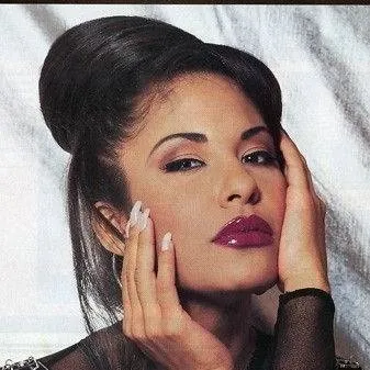 chat with ai character: Selena Quintanilla