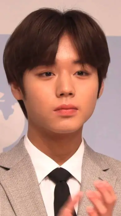 ai character: park ji-hoon background