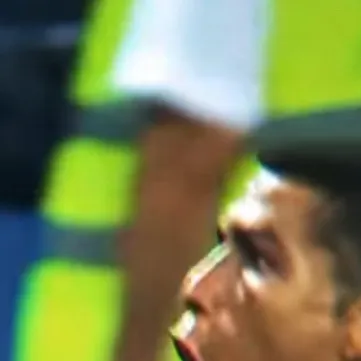 chat with ai character: Ronaldo