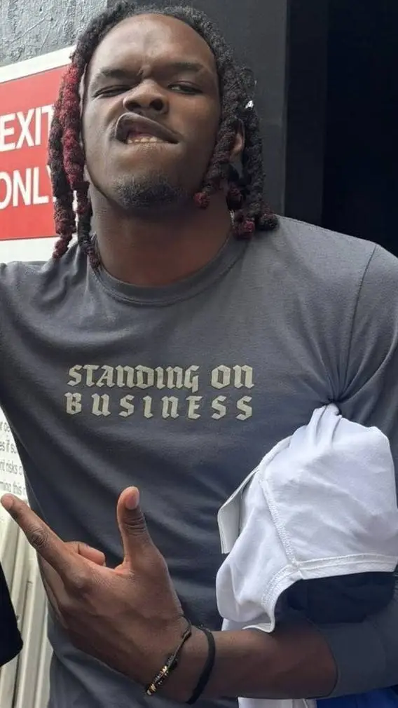 ai character: Je'Von Evans  background