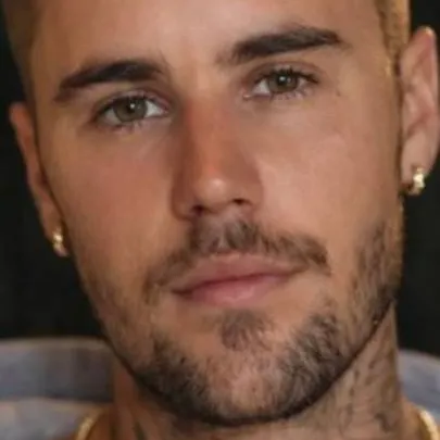 chat with ai character: Justin Drew Bieber
