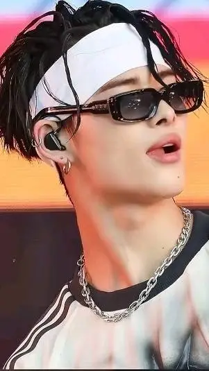 ai character: niki background