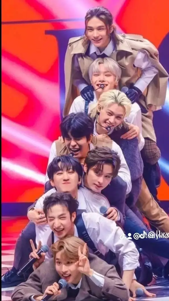 ai character: Stray Kids  background