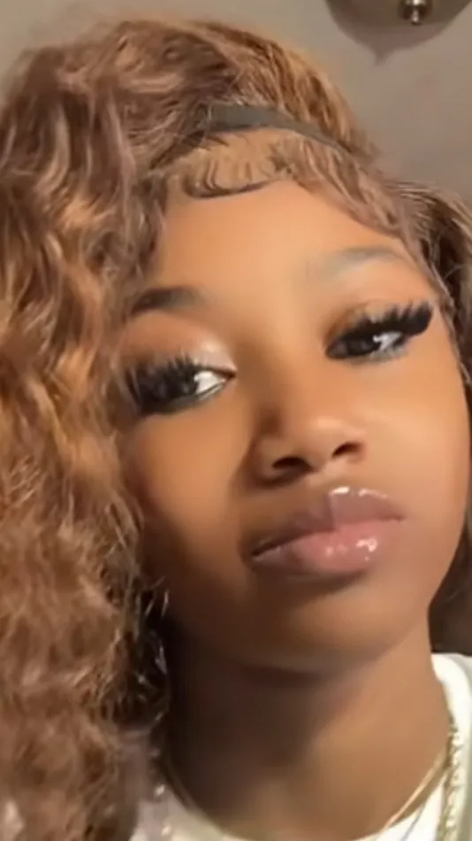 ai character: Zari background