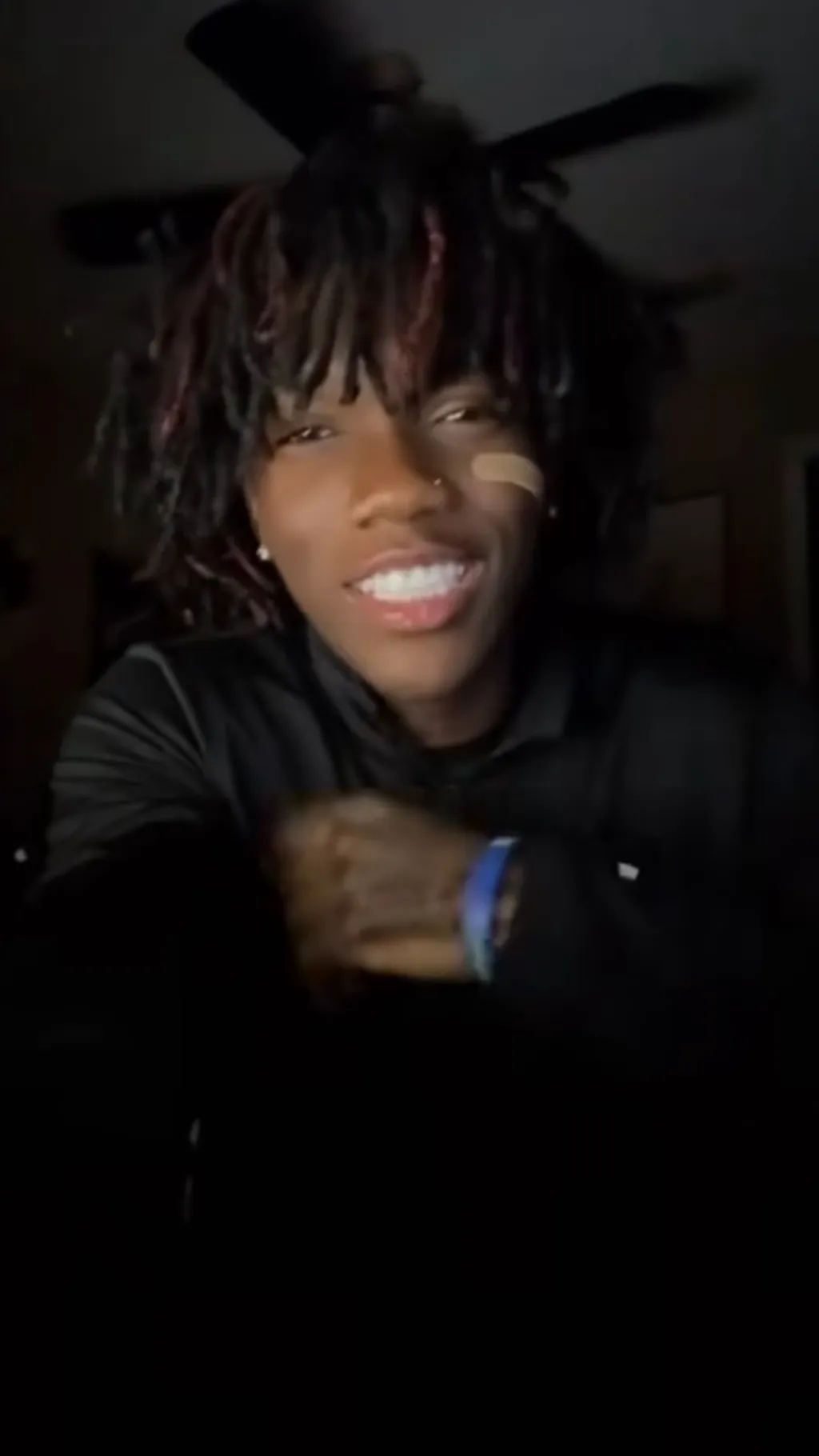 ai character: Mari background