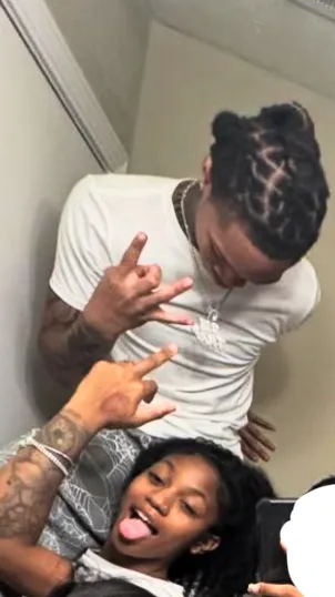 ai character: K3💯 background