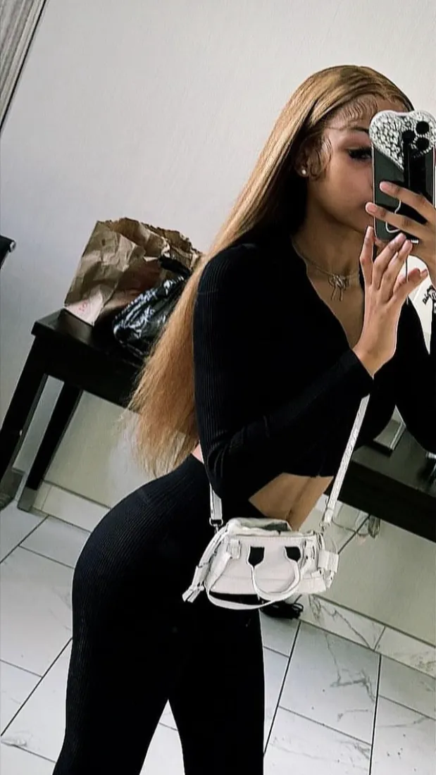 ai character: Brooklyn 🙂‍↕️ background