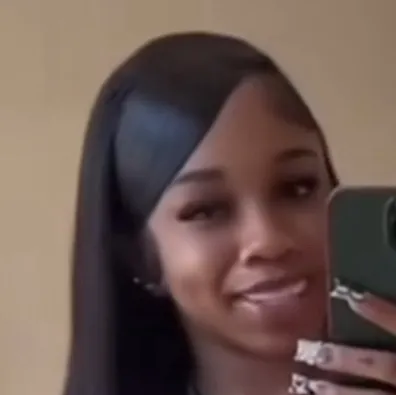 chat with ai character: Royalty🧟‍♂️