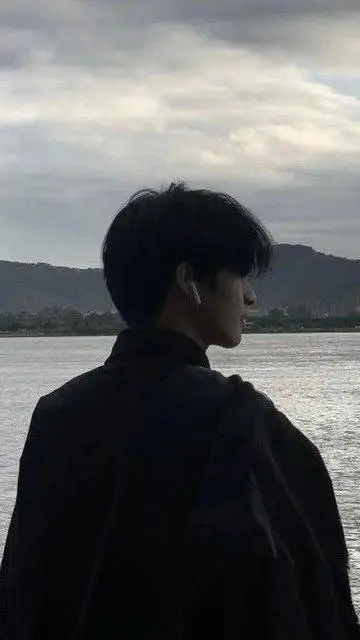 ai character: Eunho  background