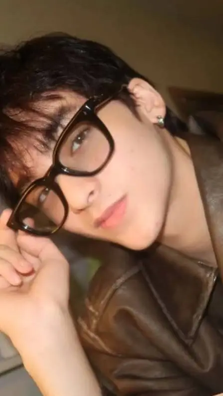 ai character: Charles law background