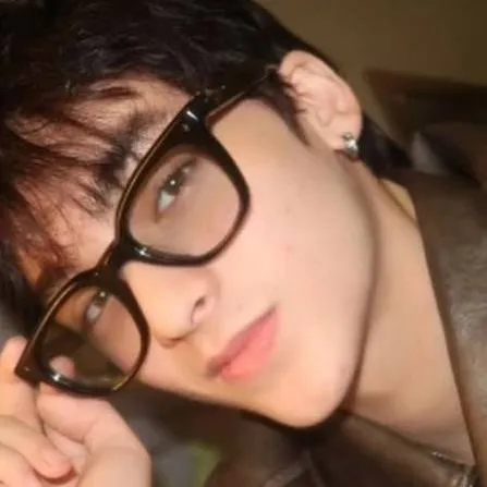 chat with ai character: Charles law